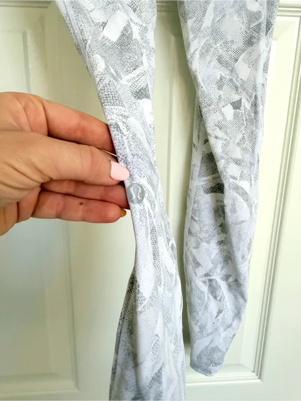 Lululemon Speed Up‎ Tight 28” Jasmine White Gray Size 4 - Image 8