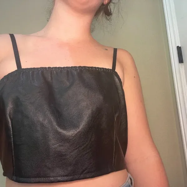 SHEIN Black Faux Leather Crop Top - Size Small - Image 4