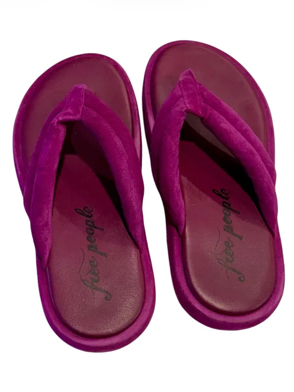 Free People Wonderland Vibrant Magenta Suede Thong Sandals - Size: 36.5/US 6.5 - Image 3