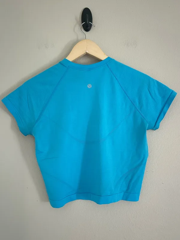 Lululemon Swiftly Tech 2.0 Cropped Shirt turquoise size 8  - Image 2