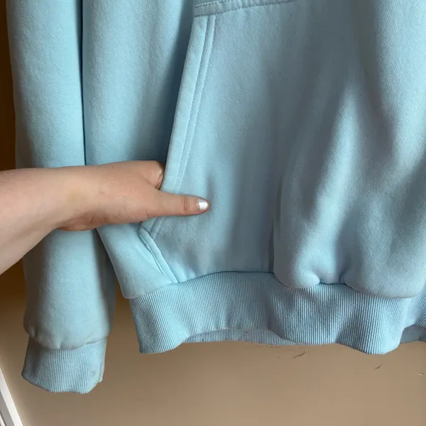 Comfrt light blue hooded sweater hoodie women's size‎ medium kangaroo pockets - Image 4