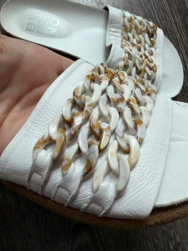 Bueno Footwear Emilia White Chain Slide - Image 11