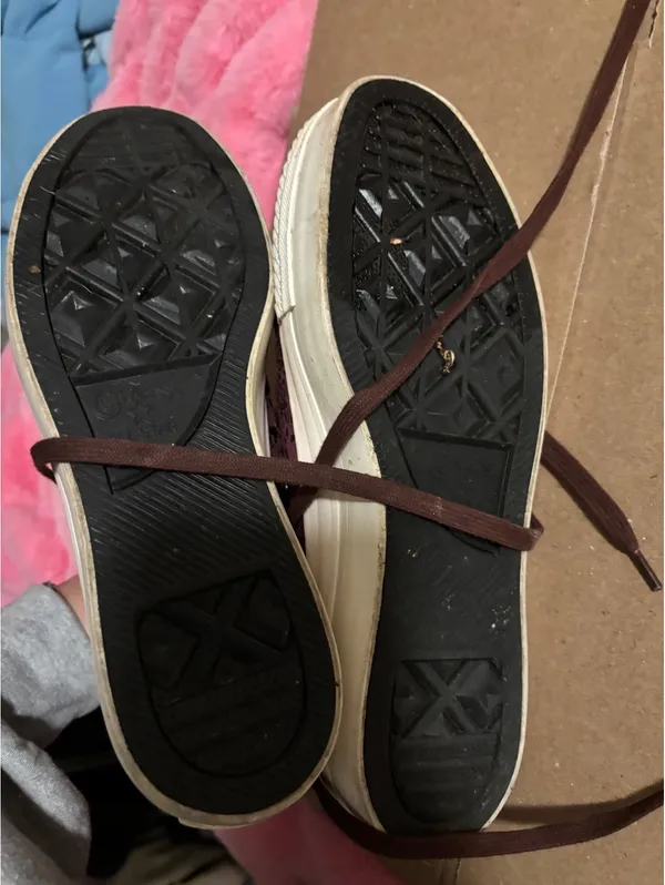 Converse All Star High Top Sneakers in Burgundy Size 8.5 - Image 4