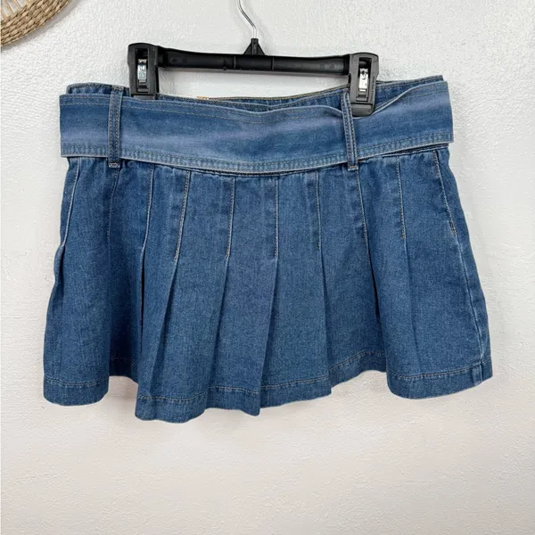 Sincerely Jules Skirt Womens XL Blue Pleated Denim Micro Mini Built-In Belt - Image 2