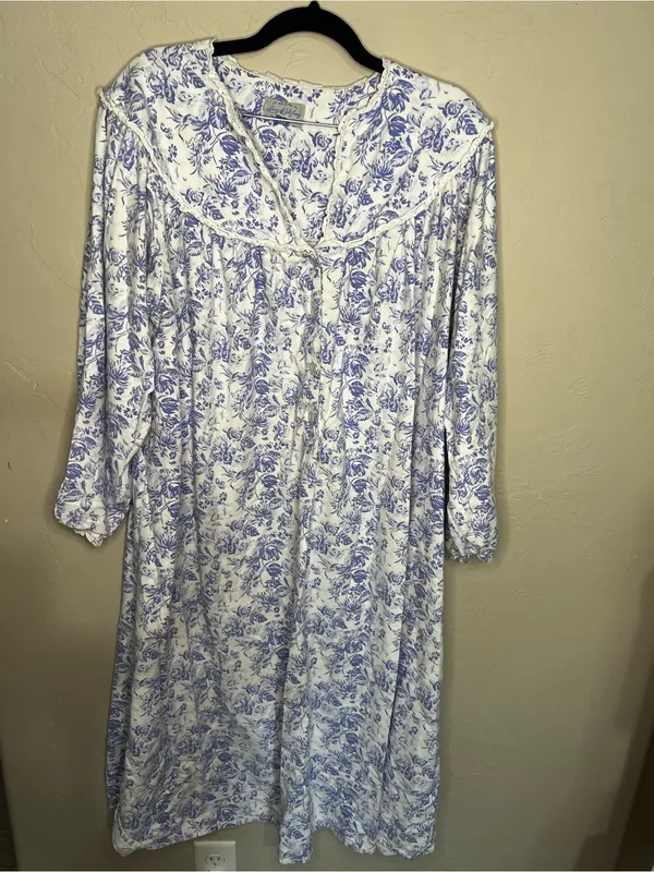 Lanz of Salzburg Cotton Flannel Tyrolean Purple Floral Cottagecore Nightgown - Image 2
