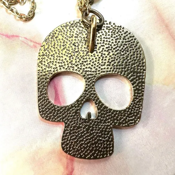 Gold tone skull faux pearl pendant necklace - Image 7