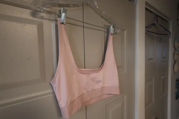 PINK Victoria's Secret Ultimate sports bra pink on bottom band in pink size large. - Image 7