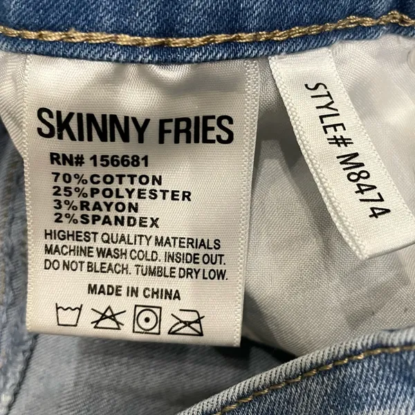 NWOT juniors skinny distressed high rise light wash jeans - Image 15