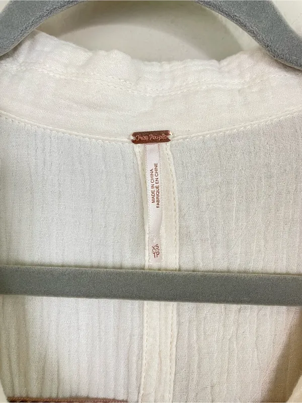 Free People "All About The Feels"‎ Ivory Gauze Crinkle Button Down Top Size XS - Image 3