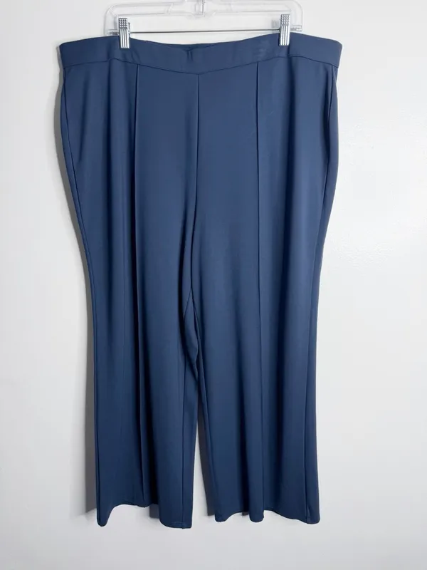NWOT Alfred Dunner Navy Pull On Wide Leg Crop Center Seam 2X‎ Jersey Knit Casual - Image 2
