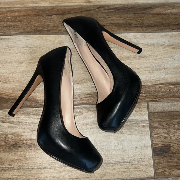 Pour la Victoire round toe black heels - Image 4