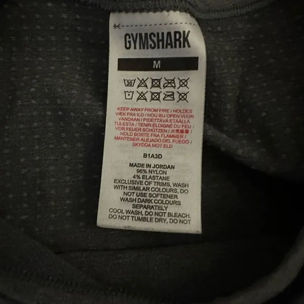 Gymshark vital seamless 2.0 long sleeve crop top gray medium - Image 6