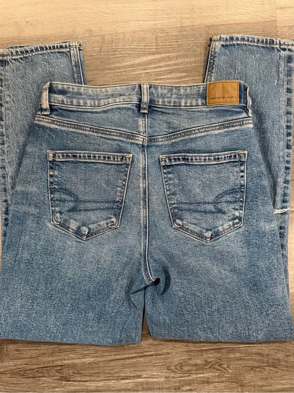 American Eagle Strigid Ripped Mom Jeans Size 4 Short High Rise Distressed Denim - Image 8