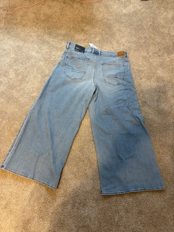 American Eagle Mariner Jean 16 Short NWT - Image 2