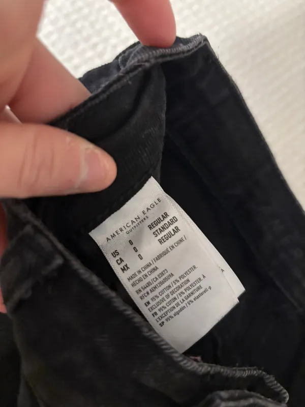 American Eagle Jeans - Image 3