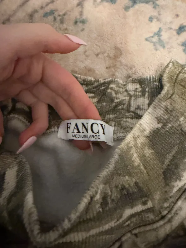Shop Fancy camo mock neck Pink Size L - Image 3