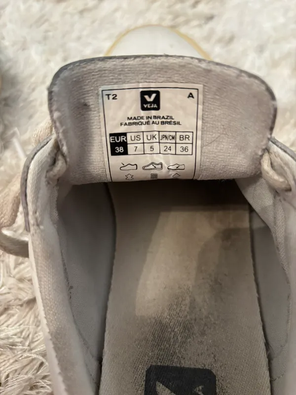 VEJA sneaker - Image 4