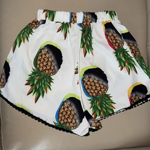 Tropical Pineapple Print Women's Shorts White - Image 2