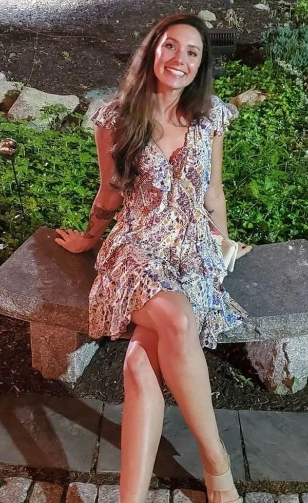 Raga Gorgeous dress with beautiful fit and subtle glitter throughout - Image 6