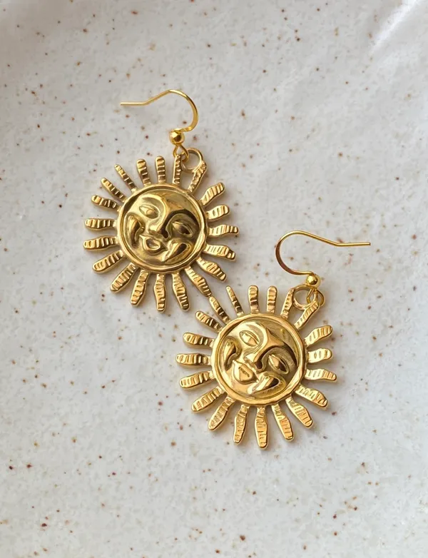 Handmade gold tone stainless steel sun boho retro vintage style earrings☀️ - Image 5