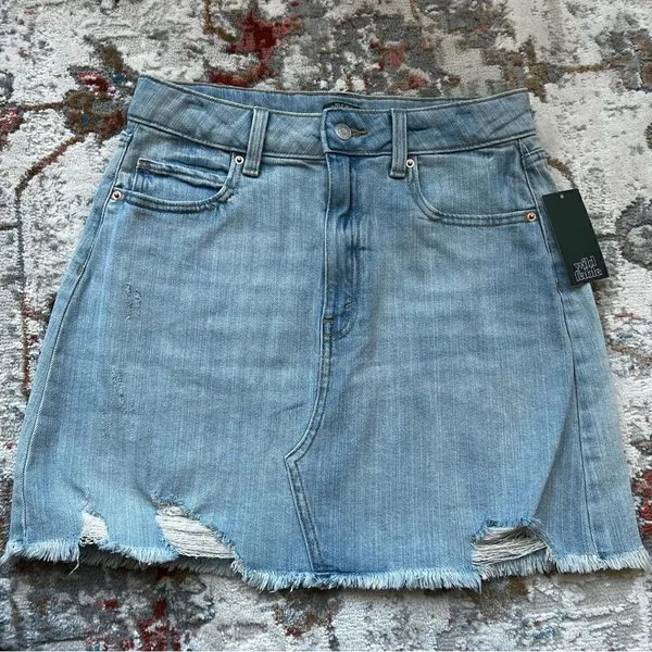 NWT Wild Fable Light Wash Distressed Denim Mini Skirt Size 8 Jean Micro Skirt - Image 4