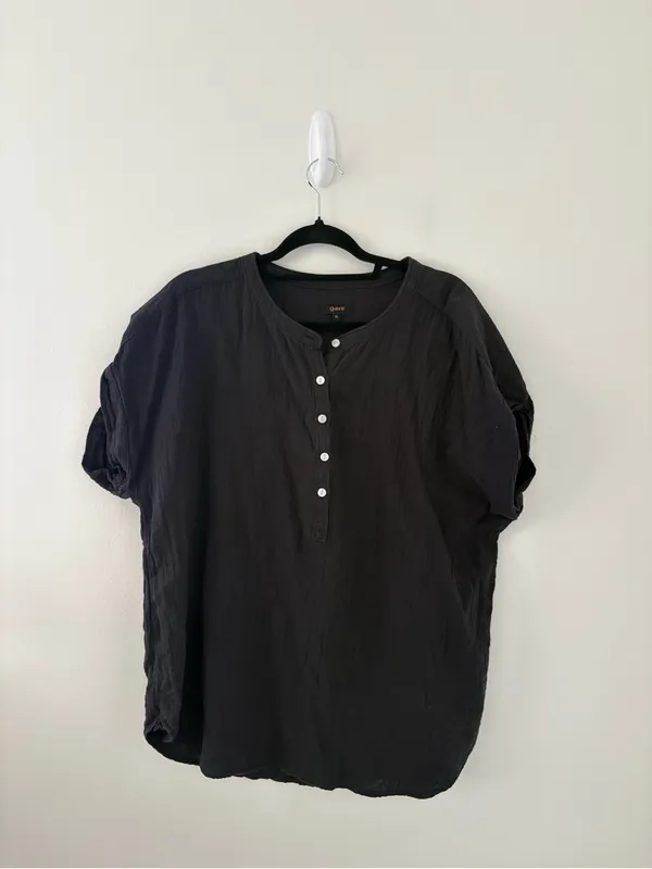 Quince 100% Organic Cotton Gauze Roll Sleeve Shirt Black Large - Image 2