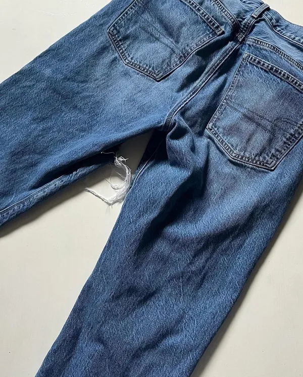 American Eagle 90s boyfriend jeans - Image 3