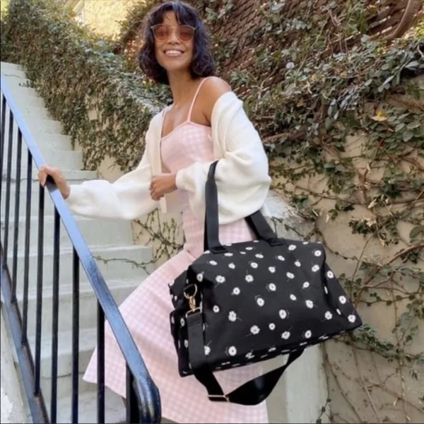 Alice +Olivia travel bag black & floral duffle new - Image 4