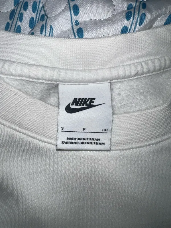 White Nike Crewneck - Image 4