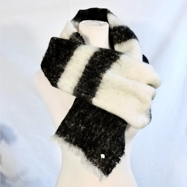 Kate Spade New York Brushed Stripe Oblong Scarf Black Ivory w/ Metal Spade 💛 - Image 3