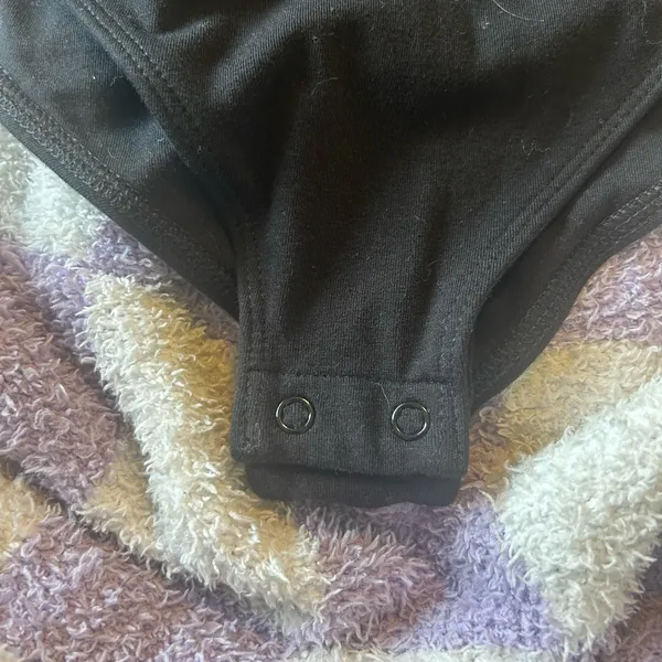 Old navy black bodysuit - Image 3
