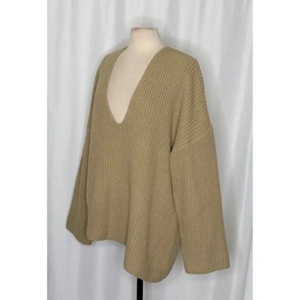 Revolve WEWOREWHAT‎ Solid V Neck Sweater Solid Tan Oat Oversized Knitwear M/L - Image 6