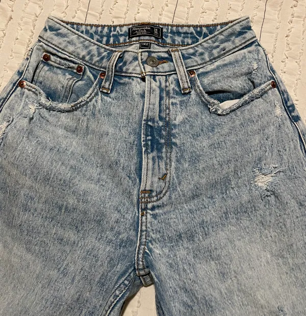 Abercrombie Ankle Jeans - Image 7