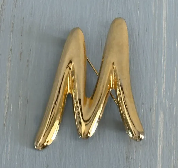 Awesome Vintage Brooch Initial M Or W Shiny Gold Tone Metal - Image 2