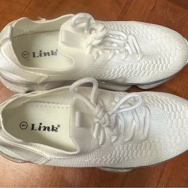 Link White Sneakers with Knit Mesh Upper and Air Cushioning - Image 7