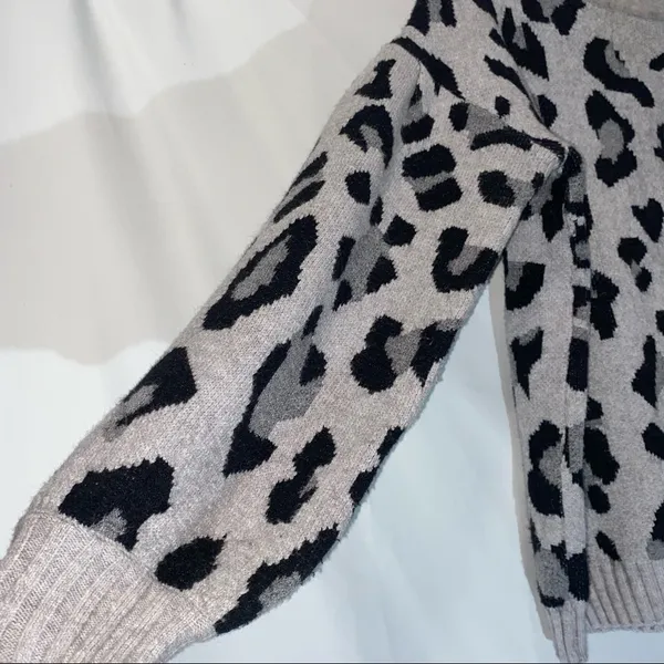 Umgee Entro Leopard Sweater Women’s Medium - Image 3