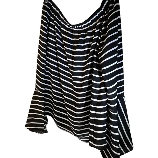 Gianni Bini Top - Image 4