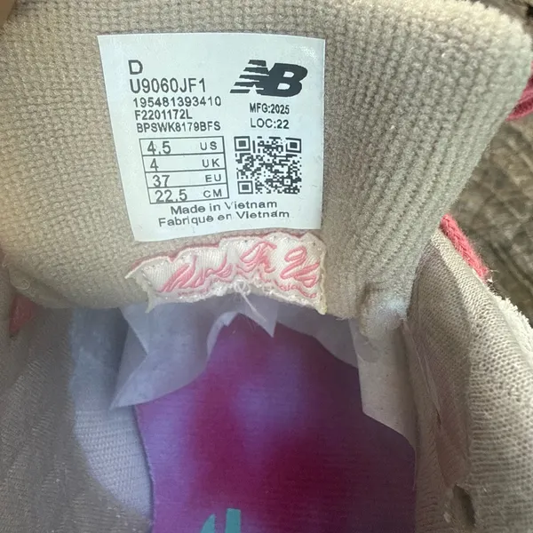 New Balance Women's Pink Coral & Mint Chunky Sneakers Girl size 4.5 - Image 10