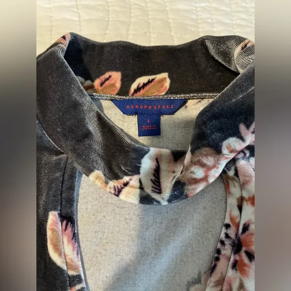 Aeropostale Velvet Top - Image 2