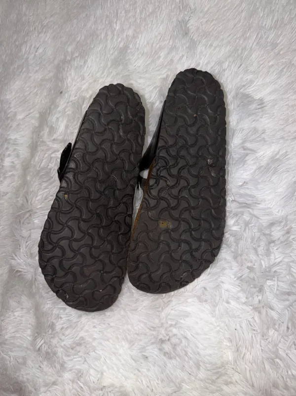 Birkenstock Gizeh Black Leather T-Strap Women’s Sandals Sz 41 - Image 4