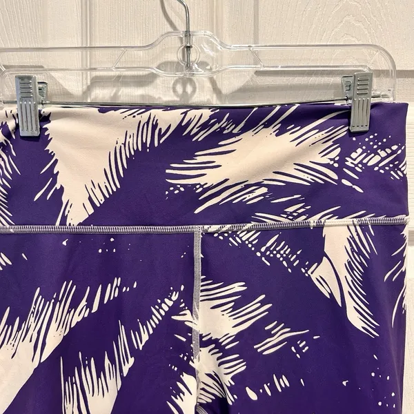 Fabletics‎ PureLuxe High Waisted Palm Leaf Print 7/8 Leggings Purple White L - Image 3