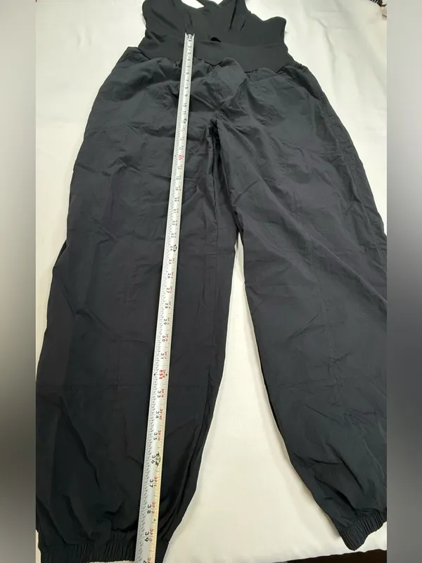 Sleeveless Black Cropped-Waist Jumpsuit with Elastic Ankles - Image 7