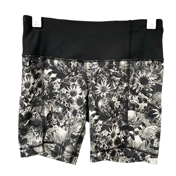 Lululemon‎ Run Dart & Dash Short Size 2 Black Grey Floral Biker Athletic - Image 3
