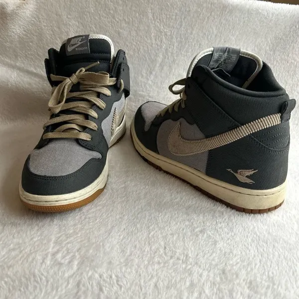 Nike Dunks comfort premium shoes swoosh sporting club grey size 8 - Image 3