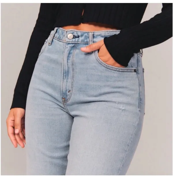 Abercrombie Curve Love High-Rise Jeans - Image 3