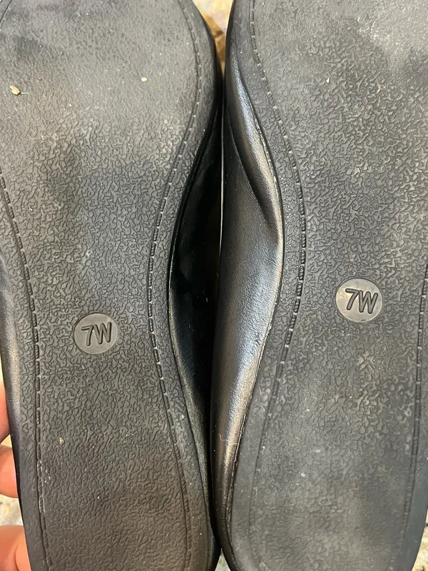 Universal Threads Black Flats - Image 3