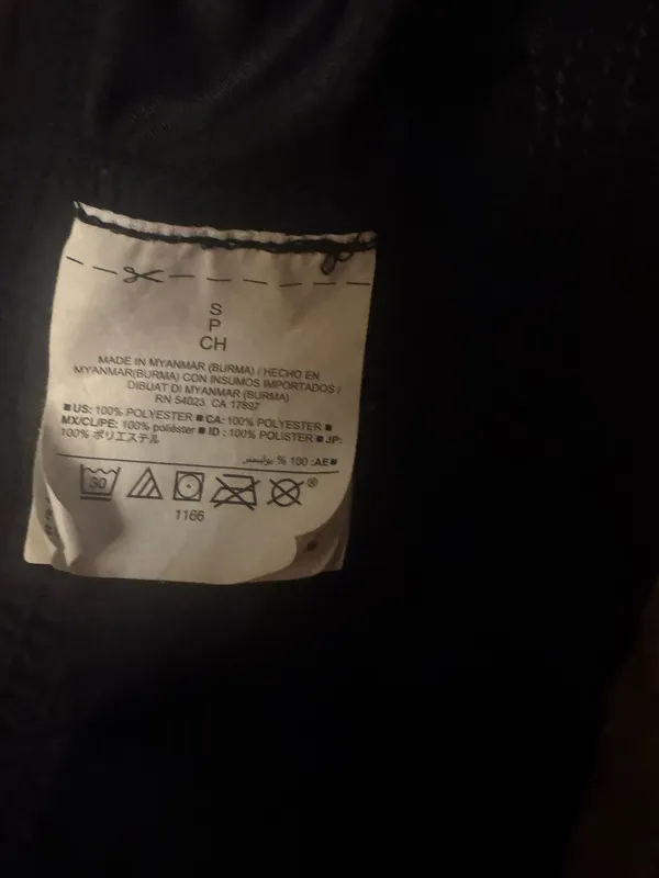 Old Navy swim shorts - Image 3