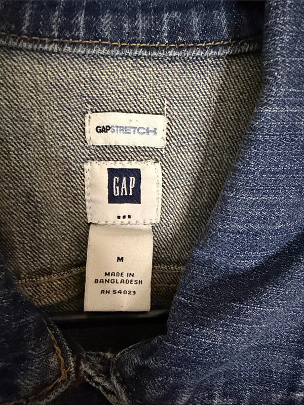GAP Women's Medium Blue Denim Jean Jacket - Image 2