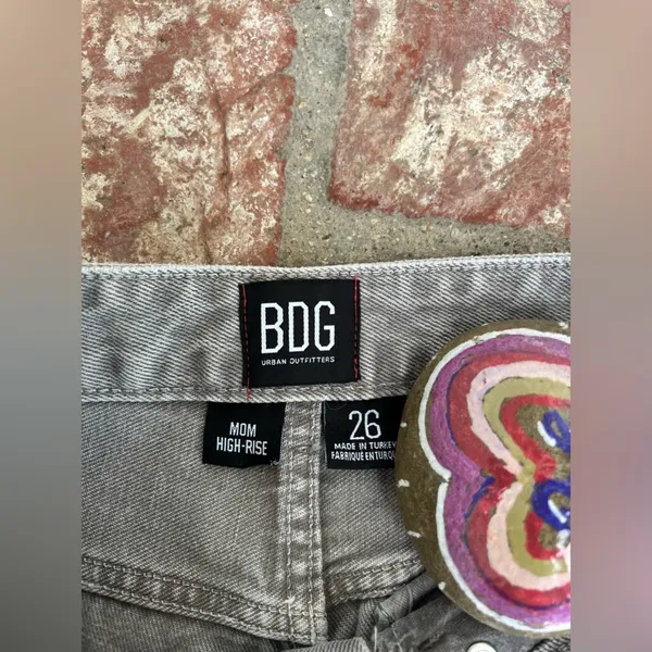 BDG High-Rise Mom Jeans in Washed Gray size‎ 26 - Image 2