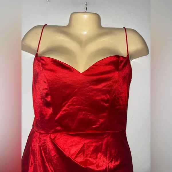 Elegant Red Satin Dress - Image 4
